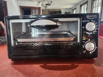 Four grille-pain Betty Crocker, View more