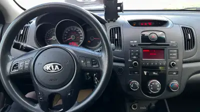 This 2011 Kia Forte5 EX is in great working condition and has been well maintained throughout its li...