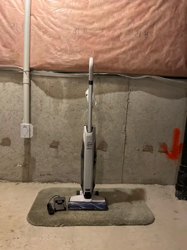 Hoover vacuum one power cordless lithium bag less new in Vacuums in Oshawa / Durham Region - Image 2