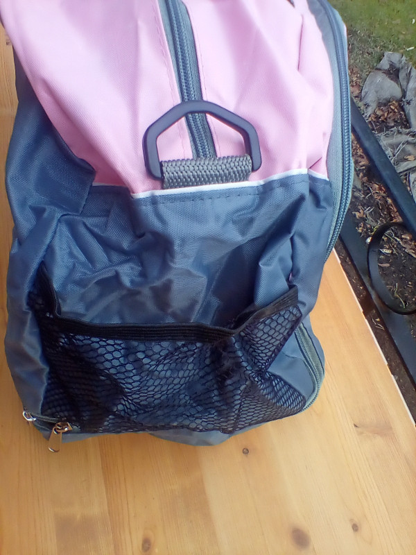 NEW Travel Bag / Carry on / Duffle Bag - Pink & Grey Nylon in Women's - Bags & Wallets in Oshawa / Durham Region - Image 2