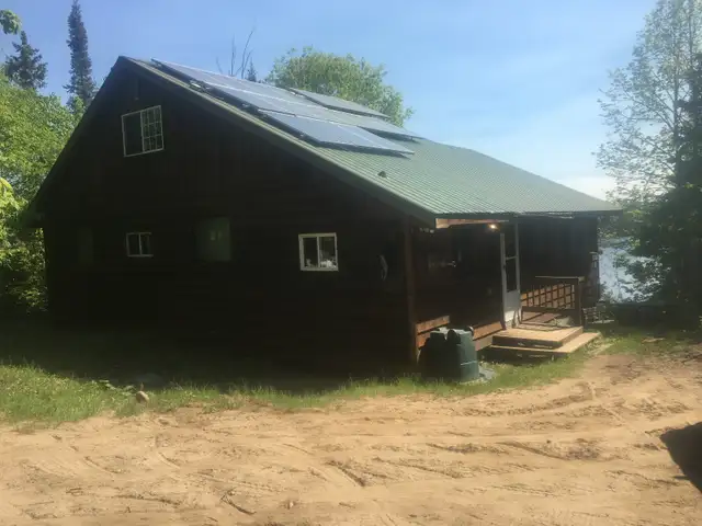 LAKEFRONT COTTAGE WITH PRIVACY in Ontario in Canada - Image 12