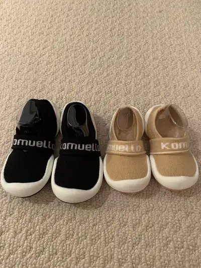 New baby shoes Each 10$ Pick up at Orleans