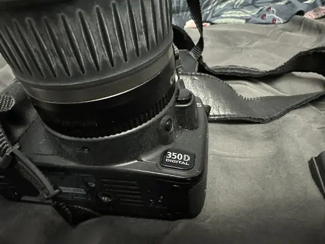 Cannon camera EOS 350D with 18-55 mm lens in Cameras & Camcorders in City of Toronto - Image 6