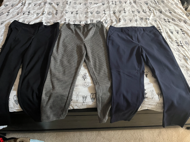 Women's Dress Pants in Women's - Bottoms in City of Toronto - Image 2