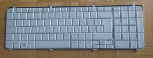 HP Pavilion DV7-2000 series laptop french canadian keyboard in Mice, Keyboards & Webcams in City of Montréal - Image 2