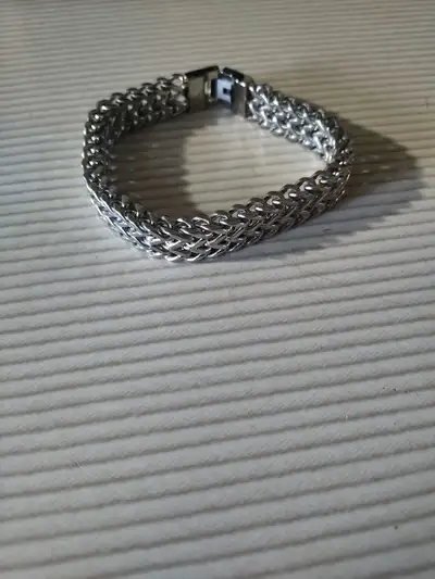 Bracelet pour homme en acier inoxydable neuf, View more