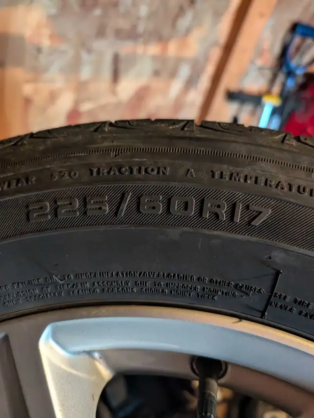 All season tires on rims off 22 Jeep Compass in Tires & Rims in Bedford - Image 4