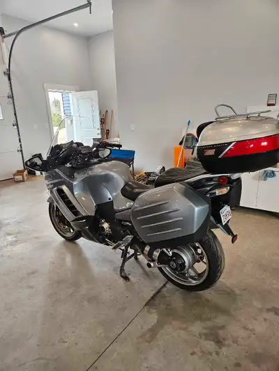 2008 Concours 14, one owner bike with 49,200 kms. Full Stainless Steel exhaust, power commander, Cor...
