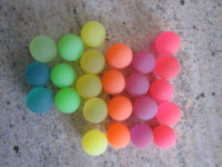 Jouets/ Balles rigides couleur petite et moyenne