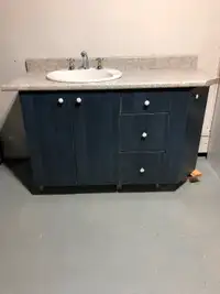 meuble lavabo bleu foncé 48 po (122cm)