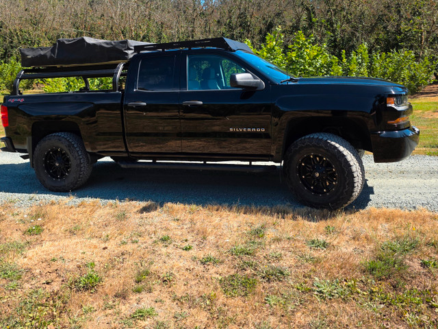 2016 silverado 1500 in Cars & Trucks in Cowichan Valley / Duncan - Image 2