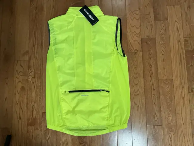 Cycling vest  in Clothing, Shoes & Accessories in City of Toronto - Image 3