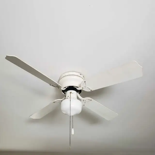 Ceiling fan with light in Indoor Lighting & Fans in Mississauga / Peel Region - Image 2