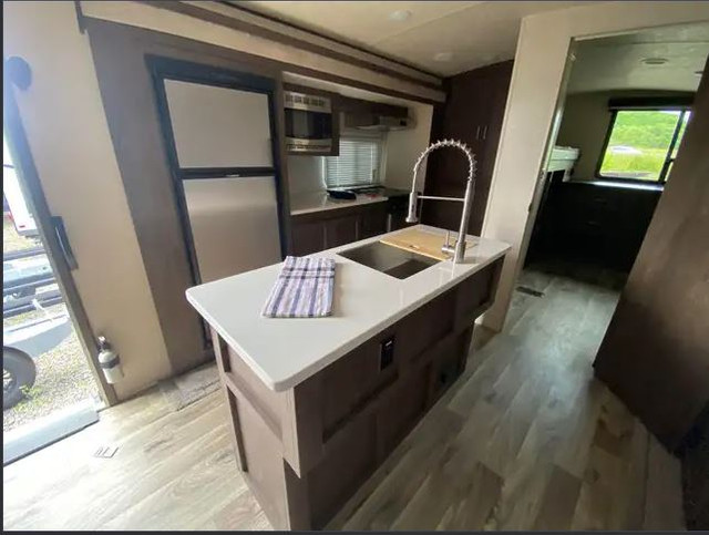 2018 Salem Hemisphere for SALE in Other in Cornwall - Image 4