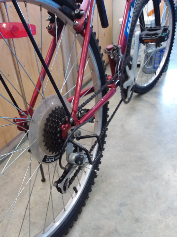 Bicycle sport tout terrain 21 vitesses dans De Montagne  à Victoriaville - Image 2