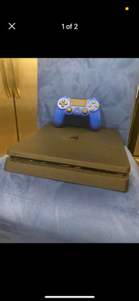 PlayStation 4 1TB - With Controller