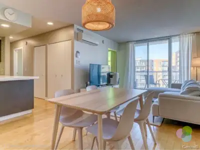 Disponibilité : Dès le 17 août Prix : 1 732 $ / mois Étage : 12ème (dernier) Fin du bail : 30 juin 2...
