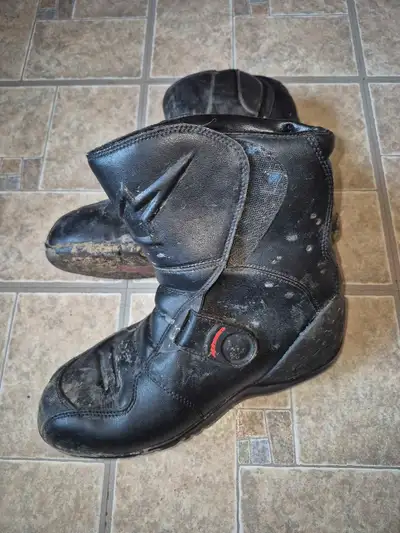 Selling my ALPINESTARS Motorcycle V2 Boots, a must-have for any serious rider. These boots have seen...