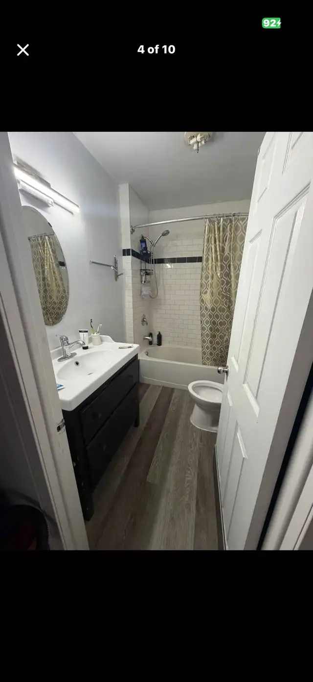 room for a girl  in Room Rentals & Roommates in Mississauga / Peel Region - Image 5