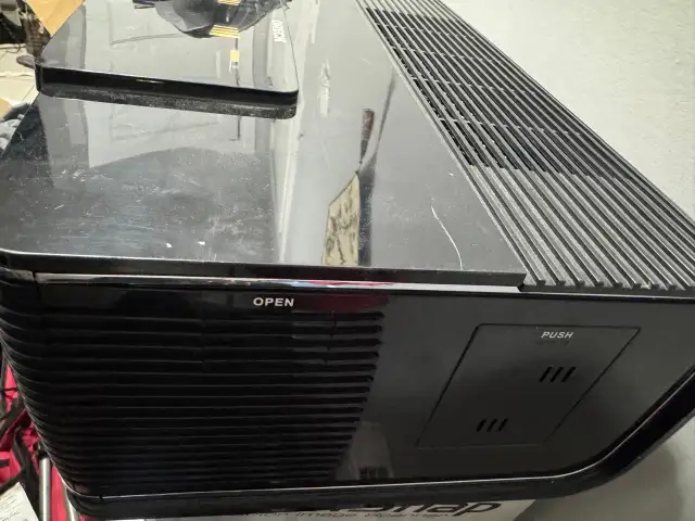 Oreck Tru Response Air Purifier in Heaters, Humidifiers & Dehumidifiers in Saskatoon - Image 4