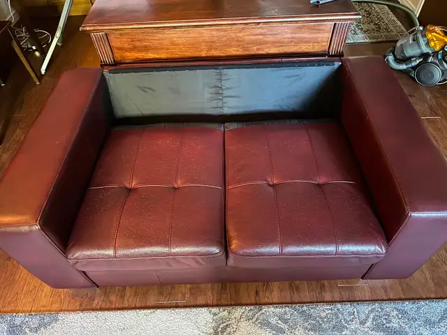 Love seat / simulated leather in Couches & Futons in Owen Sound - Image 4
