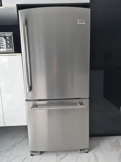 Frigidaire gallery professionnelle  comme neuf, View more