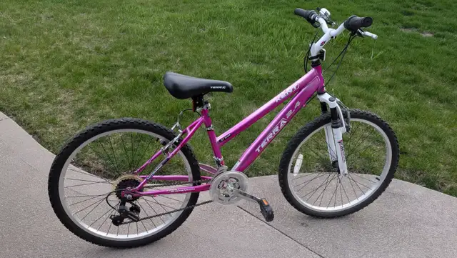 Kent 24" Girl's 21 Speed Mountain Bike in Kids in Windsor Region - Image 2