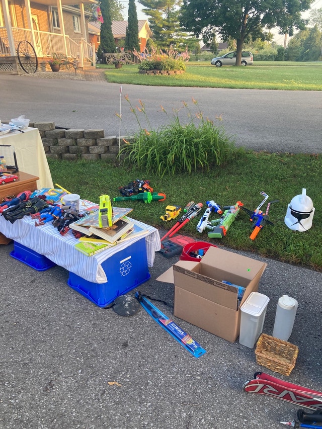 1165 fairbairn st garage sale Garage Sales Peterborough Kijiji
