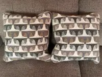 Accent pillows for sofa (brand new)