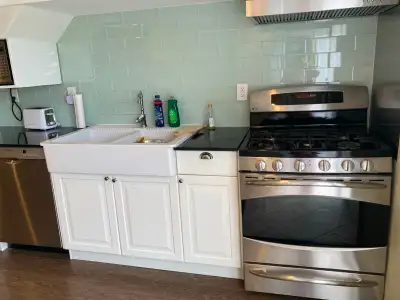 This is a 3 bedroom apartment, including 1 washroom and 1 kitchen, as well as living room , all room...