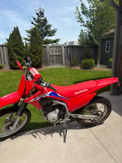 2022 Honda CRF250F – Good Condition Very clean 2022 Honda CRF250F. 250cc 4-stroke engine with electr...