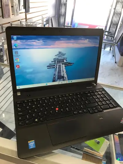 LENOVO THINKPAD I7 15.6’’ , 8GB RAM 500GB SSD Core i7-4702MQ Nouvelle Batterie installée office(word...
