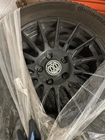 All 4 tires with rims 215/55 R16
