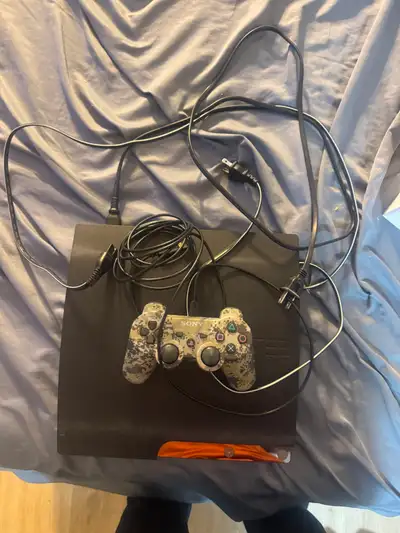 Selling ps3 and controller, comes with everything shown in pic and sold in as in condition (untested...