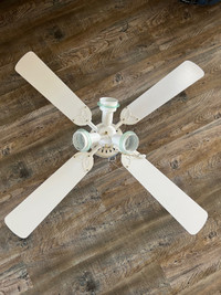 ceiling fan 42” -4 blade used fan. no damage 