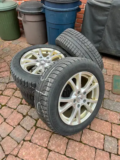 There are four (4) 16" alloy rims (Sport Edition F7's) with a 5 bolt-112 mm bolt pattern. The tires...