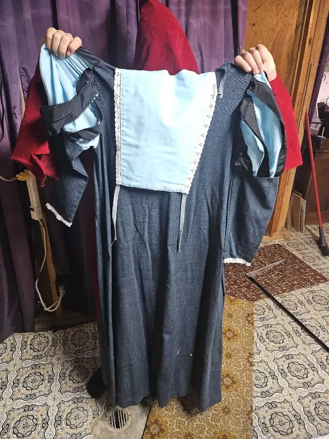 Costume robe médiévale medium in Costumes in Sherbrooke - Image 6