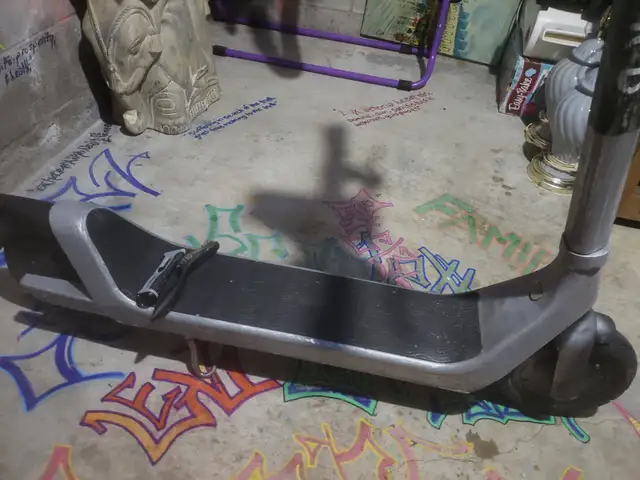 "BIRD" branded electric scooter, fully made of metal in eBike in Kingston - Image 4