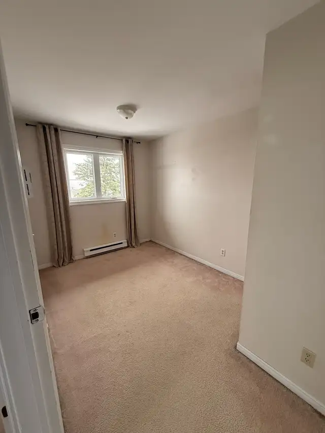 Private room for rent in Room Rentals & Roommates in Dartmouth - Image 6