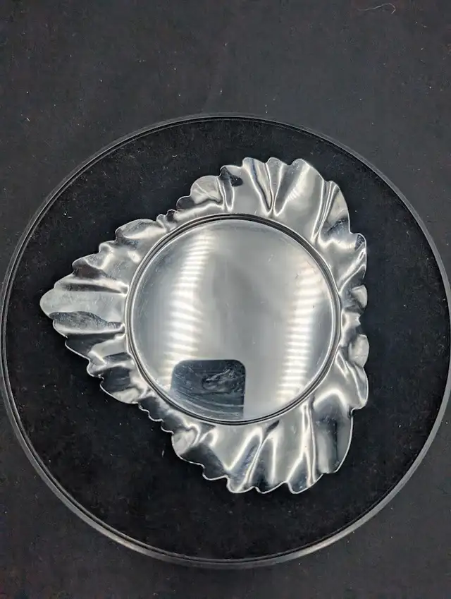 Vintage Glass and Chrome Butter Dish / Condiment Dish in Kitchen & Dining Wares in Calgary - Image 9