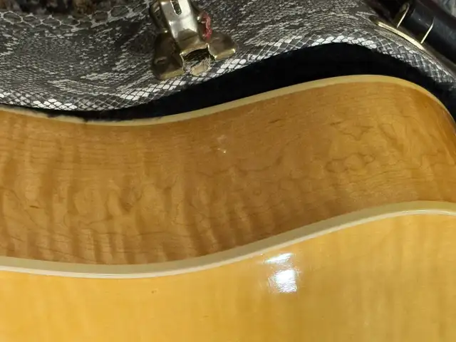Acoustic Guitar: Guild D-30 (USA) in Guitars in Ottawa - Image 8