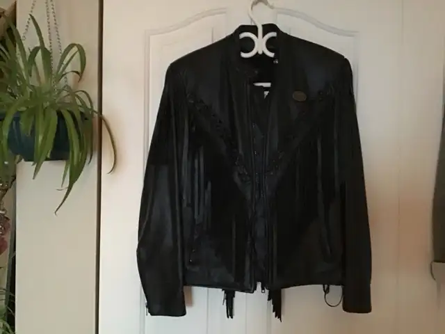 Manteau de moto Belfast en cuir avec franges in Women's - Tops & Outerwear in Sherbrooke - Image 3