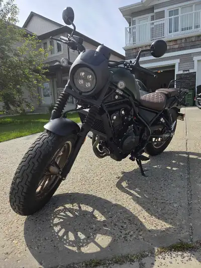 Breaks me to sell this as I LOVE this bike!! But upgraded to the 1100. Bought new from riverside. Me...