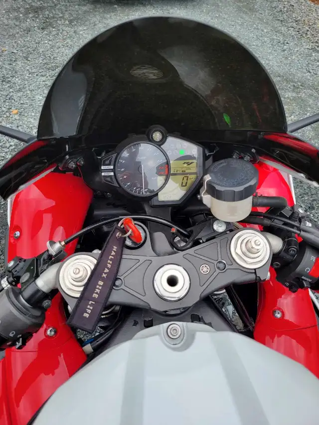 2009 Yamaha YZF-R1 in Sport Bikes in Bridgewater - Image 5
