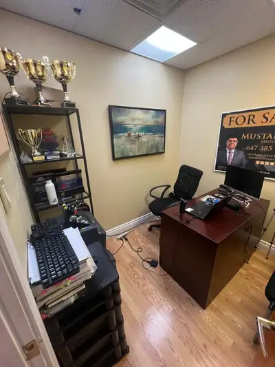 Office room available for rent in Financial District Mississauga: 8x8 room - $375/month + HST Includ...