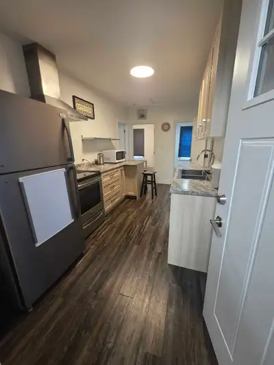 • Rent: $1,750/month — ALL-INCLUSIVE (Heat, Hydro, and Water are completely covered by the landlord!...