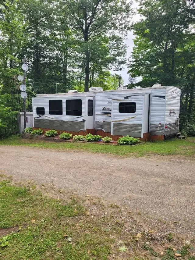 2011 hampton park model 38ft. For sale in Other in Gatineau - Image 3