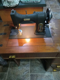 Vintage + White Rotary Sewing Machine y