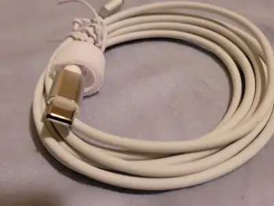 This Mag to USB-C cable is in excellent condition and ready to power your devices! It's a reliable a...