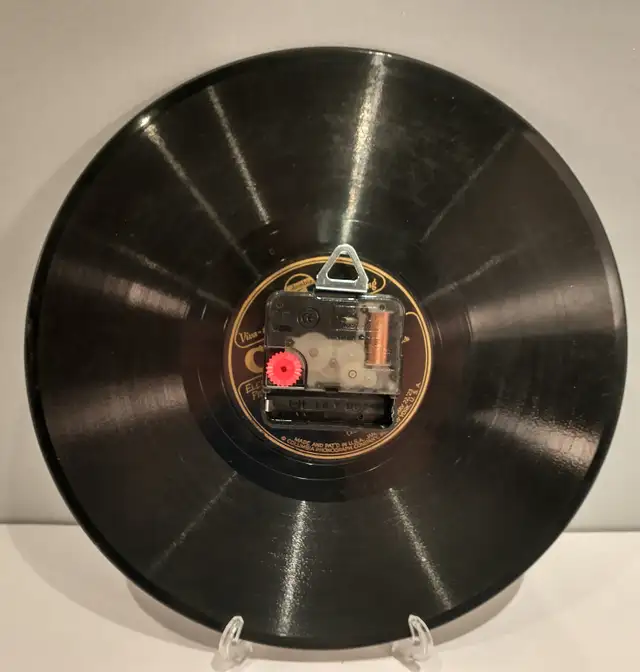 78 rpm record wall clocks in Home Décor & Accents in Ottawa - Image 6